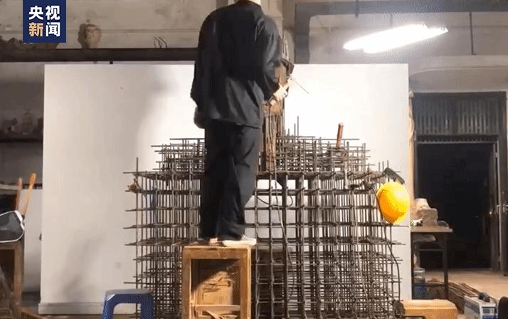 DƬ